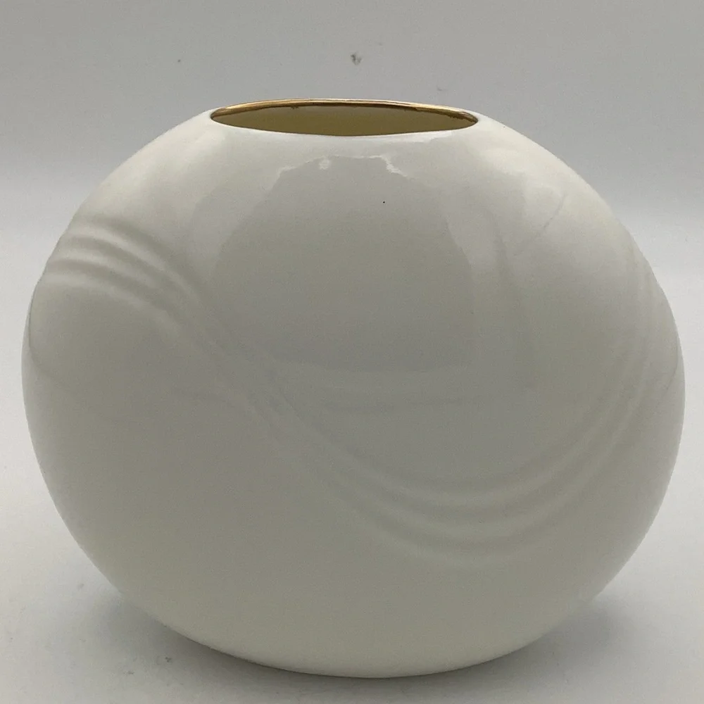 Toyo Japan Floral Round Vase